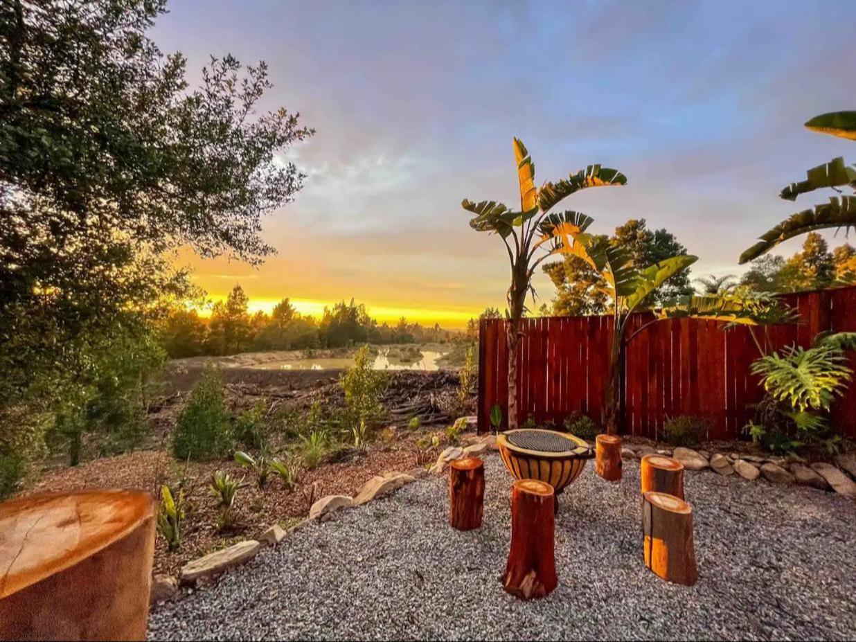 Lodge Adventurer's Escape Hq