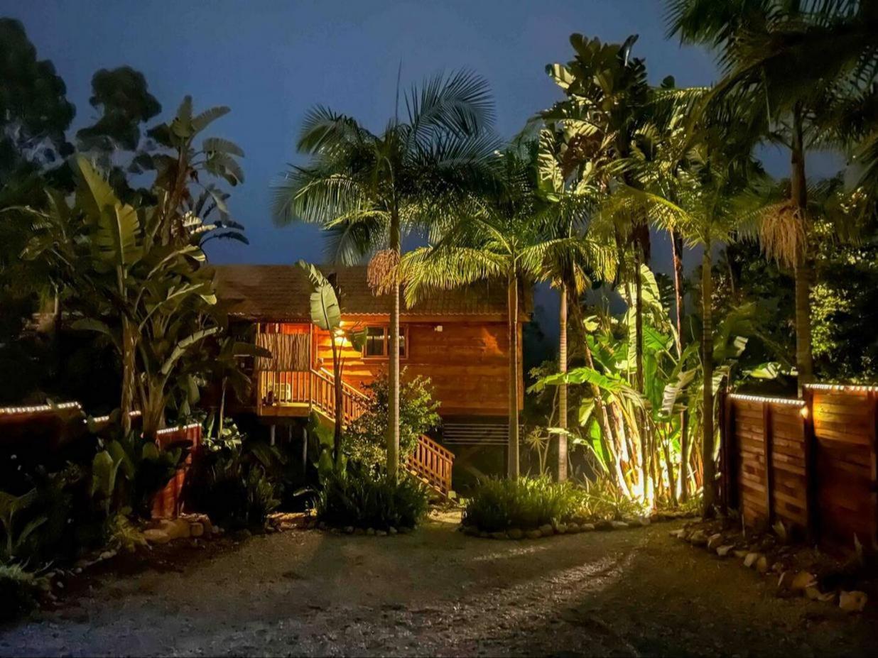 Lodge Adventurer's Escape Hq *